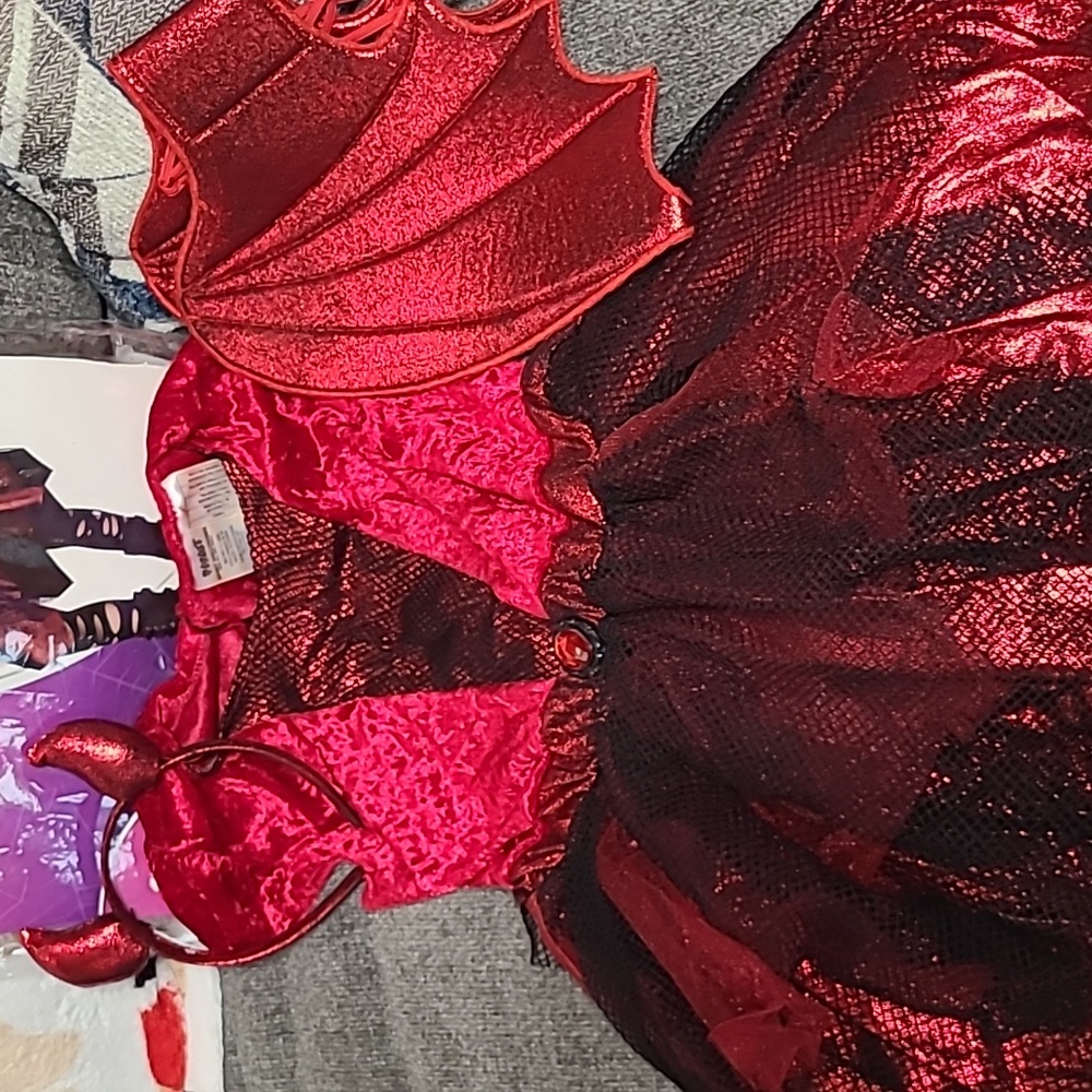 Halloween red devil costume girls size medium - Comes with original bag
